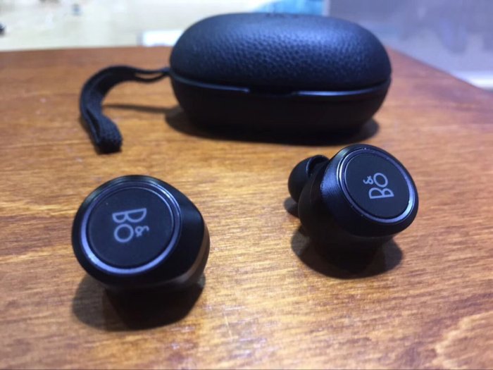 丹麥代購 B&O Beoplay E8，Bang & Olufsen 極致精品無線藍牙耳機。