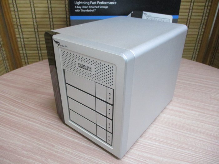 康榮科技二手儀器領導廠商Promise Pegasus R4 Thunderbolt 極速磁碟陣列 4*1TB