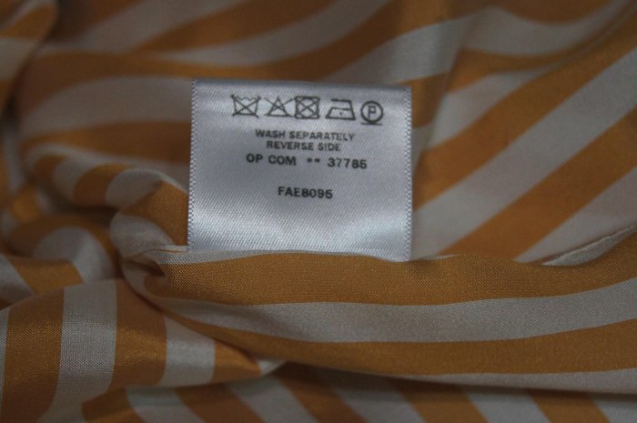 Loro Piana 黃色米直條絲衫    原購價   49600     特價 7500