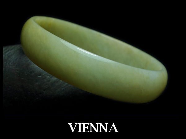 《A貨翡翠》【VIENNA】《手圍18/13mm版寬》緬甸玉/冰種復古蜜糖黃/橢圓玉鐲/手鐲H+045