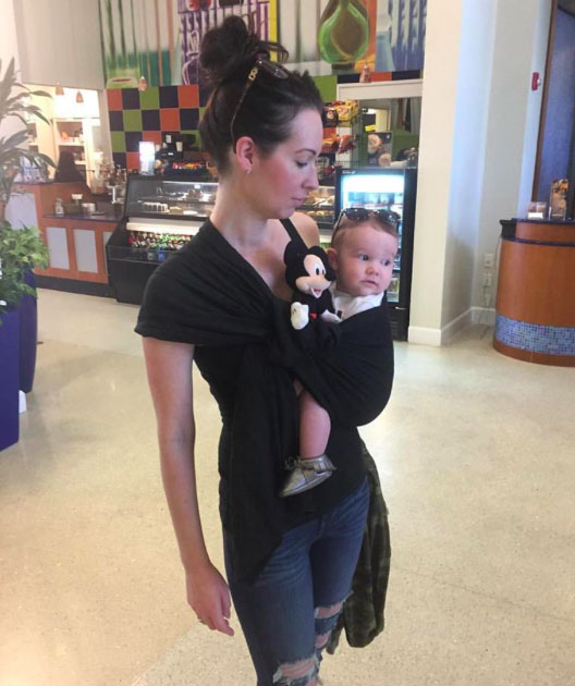 Statist idiots: ‘Creepy’ airport security harrasses mum over breast milk  Arilce1bab_