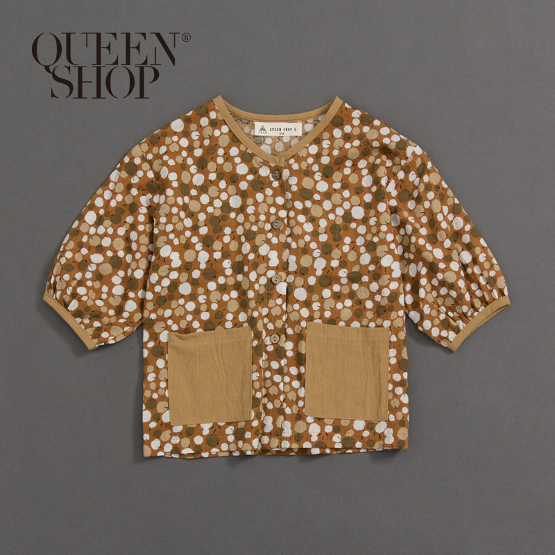 Ｑｕｅｅｎ Ｓｈｏｐ【01096305】童裝 親子系列 拼色口袋圓點上衣 S/M/L＊現+預＊