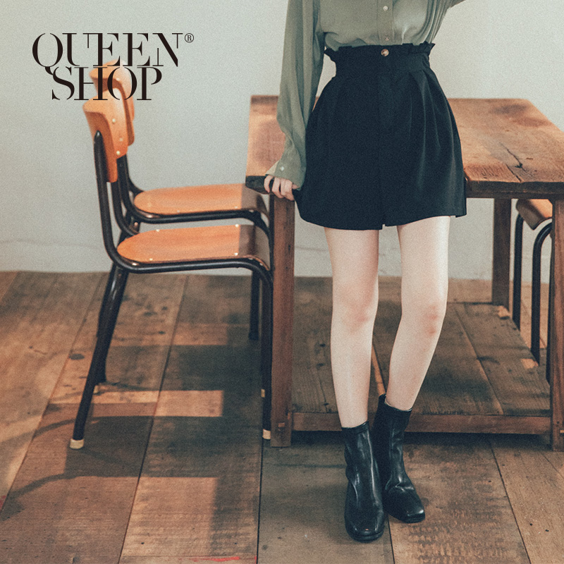 Ｑｕｅｅｎ Ｓｈｏｐ【04060311】高腰荷葉西裝短褲 兩色售 S/M/L＊現+預＊