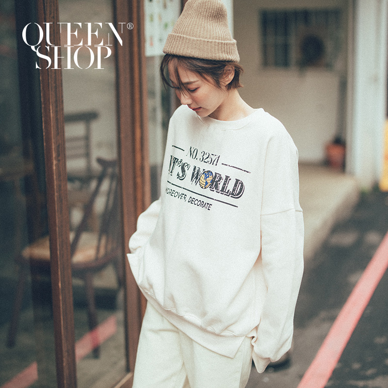 Ｑｕｅｅｎ Ｓｈｏｐ【01038210】仿舊地球字母內刷毛大學T ＊現+預＊