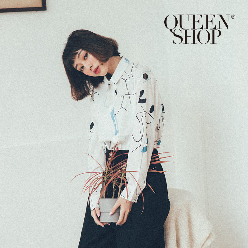 Ｑｕｅｅｎ Ｓｈｏｐ【01023476】彩色流線塗鴉雪紡襯衫＊現+預＊