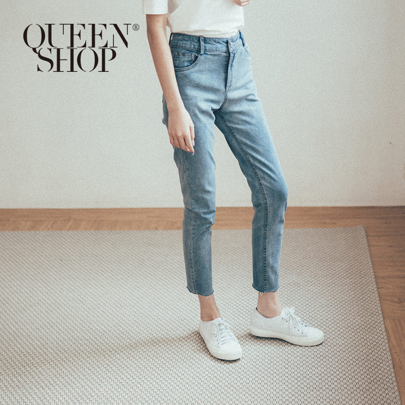 Ｑｕｅｅｎ Ｓｈｏｐ【04011357】刷色下鬚邊造型直筒牛仔褲 S/M/L/XL＊現+預＊