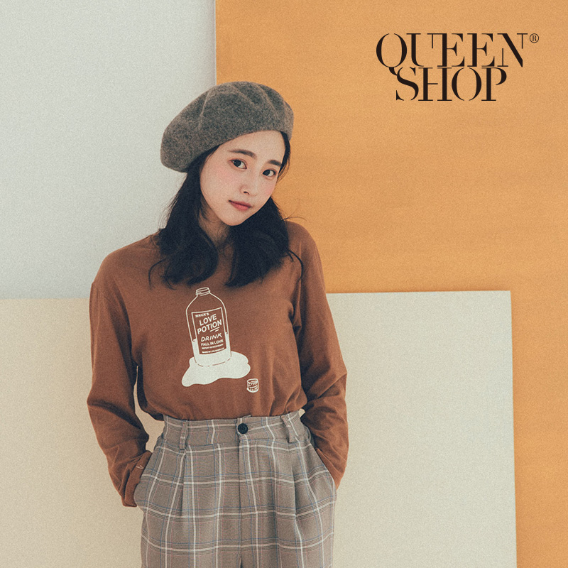 Ｑｕｅｅｎ Ｓｈｏｐ【01038190】趣味牛奶瓶印圖長T 兩色售＊現+預＊