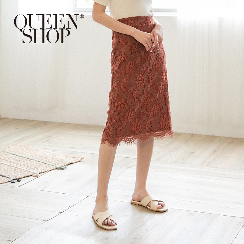 Ｑｕｅｅｎ Ｓｈｏｐ【03070092】優雅花布蕾絲中裙 兩色售 S/M/L＊現+預＊