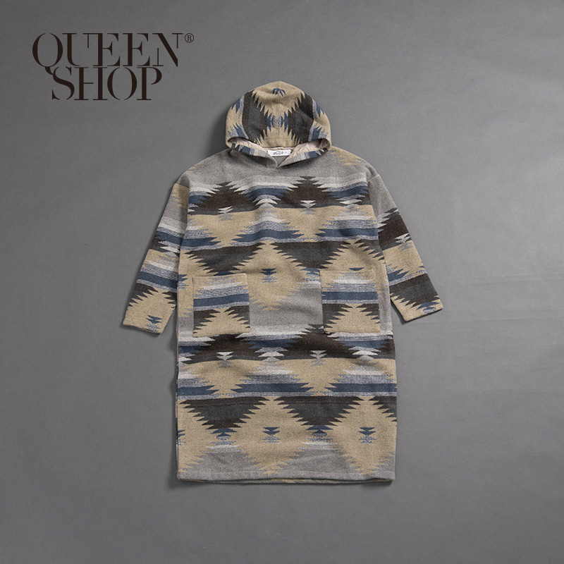 Ｑｕｅｅｎ Ｓｈｏｐ【01084625】女裝 親子系列 民俗風花紋毛呢連帽洋裝＊現+預＊