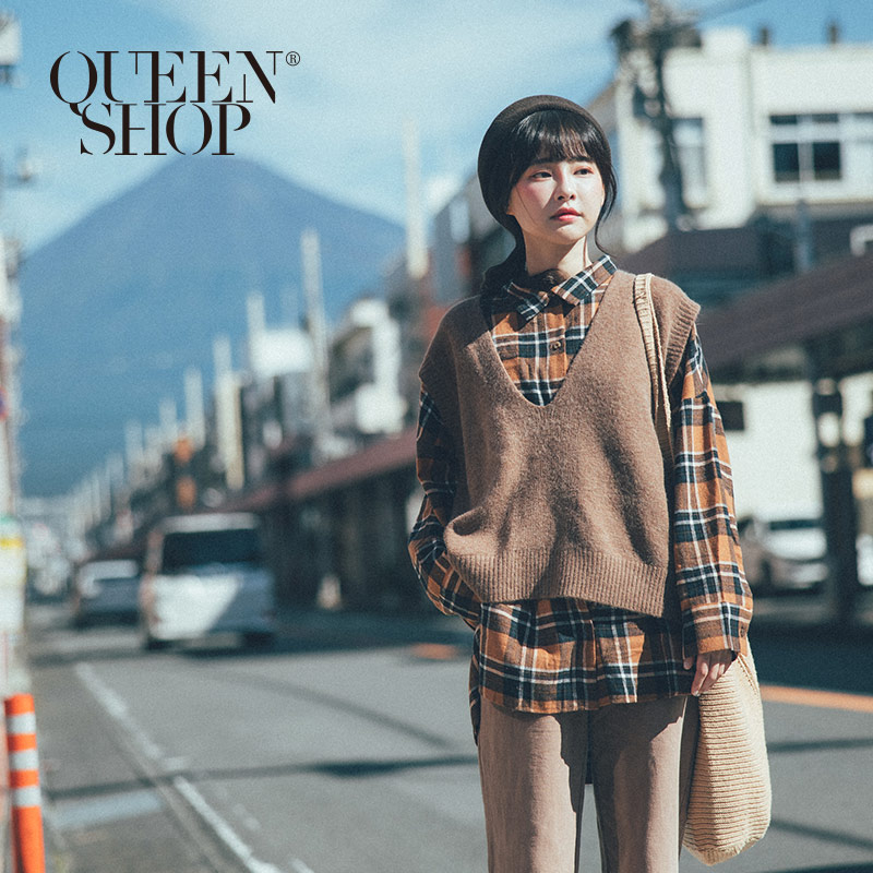 Ｑｕｅｅｎ Ｓｈｏｐ【01023588】配色磨毛格紋排釦長袖襯衫 兩色售＊現+預＊