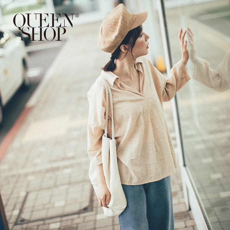 Ｑｕｅｅｎ Ｓｈｏｐ【01096347】大地配色格紋V領造型棉麻上衣 兩色售＊現+預＊