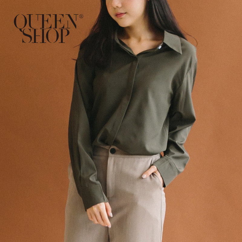 Ｑｕｅｅｎ Ｓｈｏｐ【01023557】簡約素色排釦長袖襯衫 兩色售＊現+預＊