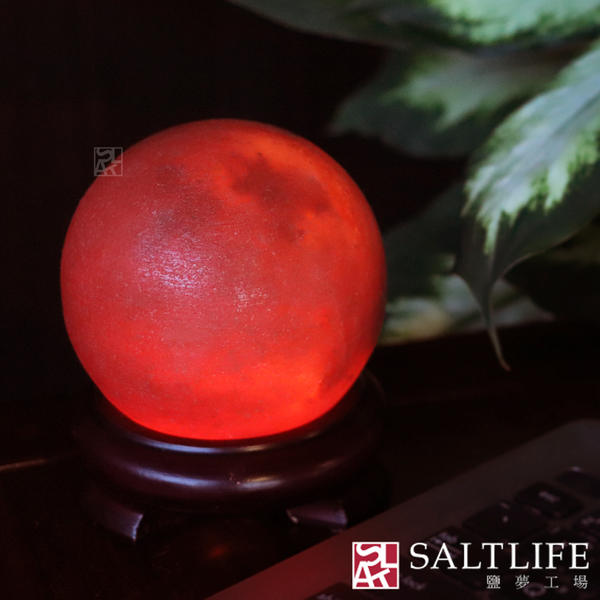 【鹽夢工場】創意造型鹽燈-USB小圓球 (富貴紅)