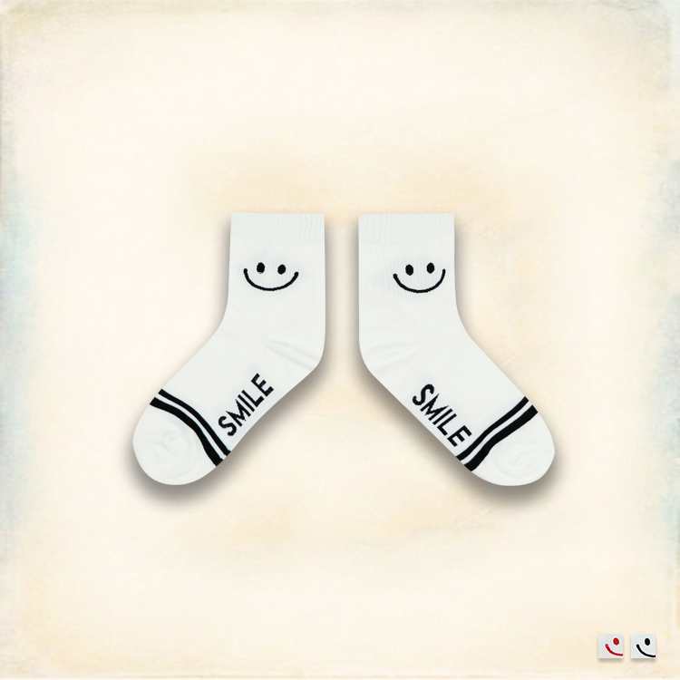Melek 襪子類 (共2色)【P08161227-0118~19】女中筒襪微笑款 韓國棉襪/舒適棉襪
