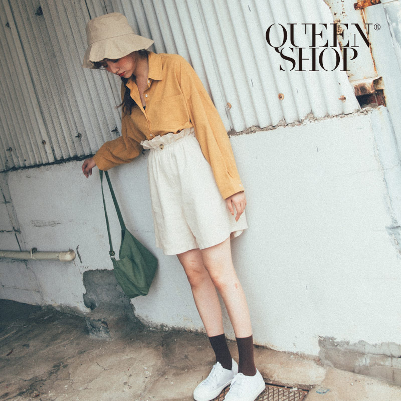 Ｑｕｅｅｎ Ｓｈｏｐ【04130073】基本素色荷葉腰頭造型五分褲 兩色售＊現+預＊