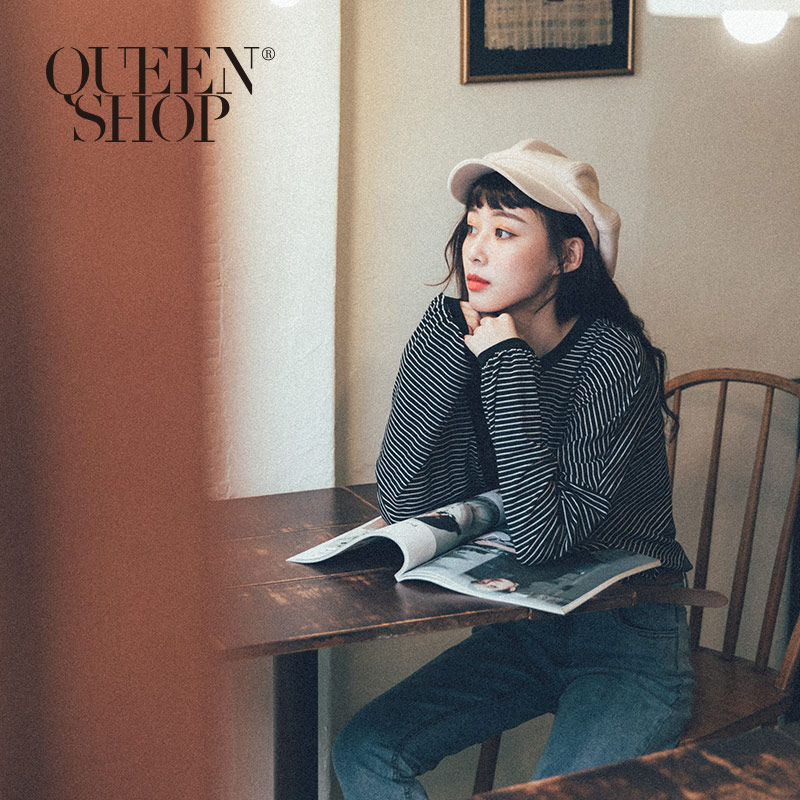 Ｑｕｅｅｎ Ｓｈｏｐ【01038016】滾邊細條寬版長T 兩色售＊現+預＊