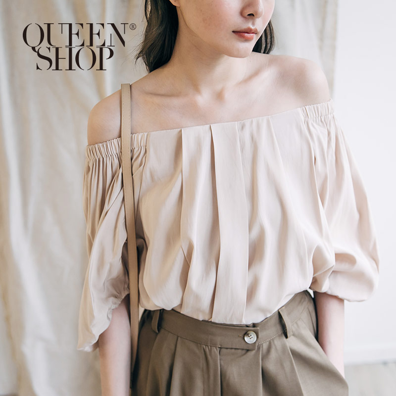 Ｑｕｅｅｎ Ｓｈｏｐ【01096258】鬆緊一字領蓬袖造型上衣＊現+預＊