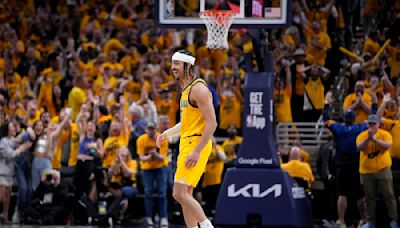 Andrew Nembhard quiebra un empate con un triple y los Pacers se llevan la victoria en el tercer partido de playoffs