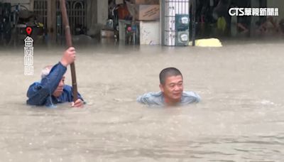 超大豪雨狂襲！ 台南關廟淹1.7M 居民：莫拉克後最慘