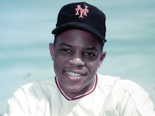 Willie Mays dead at 93: MLB greats, Billy Crystal, Magic Johnson, Billie Jean King, more react