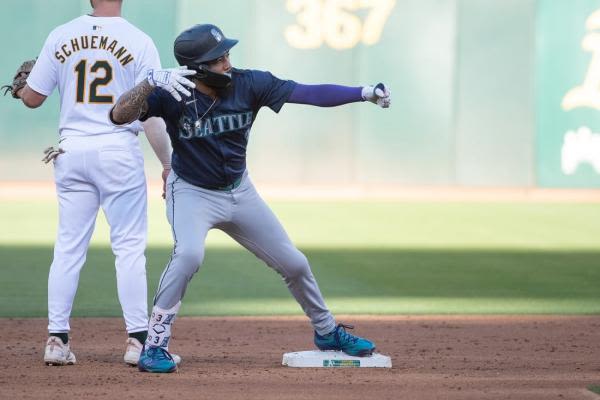 Parade of doubles carries Mariners past A's