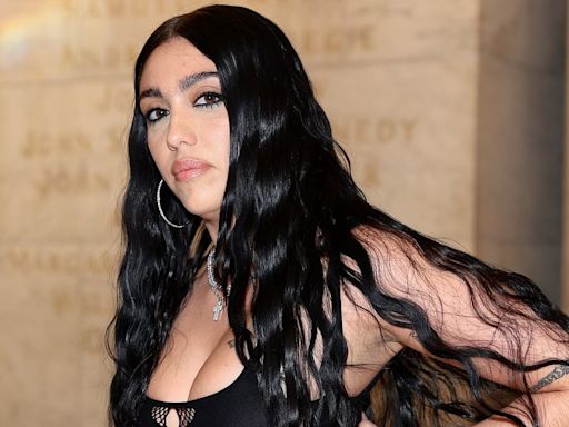 Madonna's daughter looks racy in lacy look at Marc Jacobs show