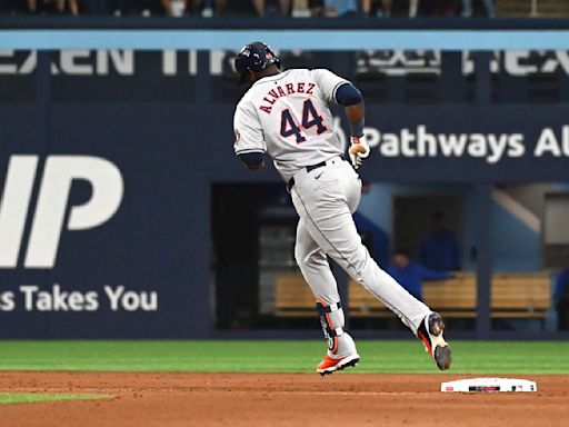 Altuve has tiebreaking hit, Alvarez homers for 3rd straight game as Astros beat Blue Jays 9-2