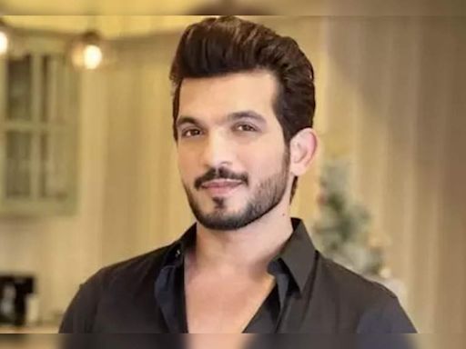 Exclusive - Snake spotted on the sets of Arjun Bijlani and Nikki Sharma starrer 'Pyar Ka Pehla Adhyay Shiv Shakti'; the actor reacts - Times of India