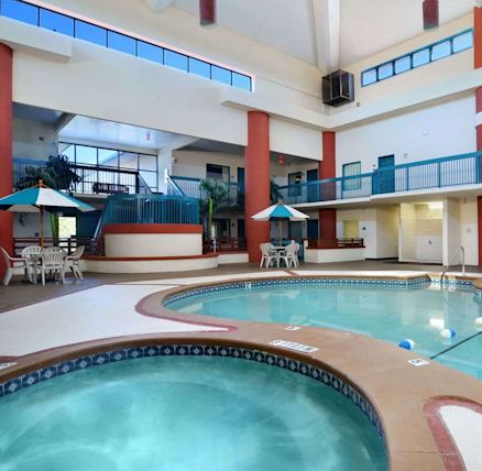 days-inn-suites-by-wyndham-savannah-gatewayi95-and-204-savannah