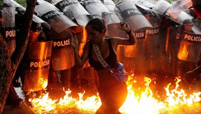 Anti-Maduro protests spread as Venezuelan opposition says he stole vote