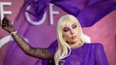 Lady Gaga presenta en París al empresario Michael Polansky como su prometido