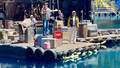 ‘Fall Guy’ Ryan Gosling heaps praise on Universal’s ‘Waterworld’ stunt crew