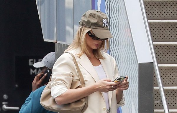 Margot Robbie Has Returned to Street Style With a Whole New Look