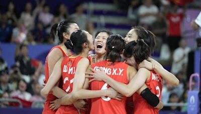 中國女排巴黎奧運險勝塞爾維亞 分組賽全勝出線
