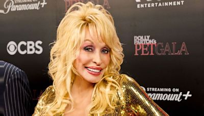 Dolly Parton Gives Fans "Goosebumps" with Olympics-Themed Performance