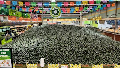 DFW Latin market breaks Guinness World Record for largest fruit display