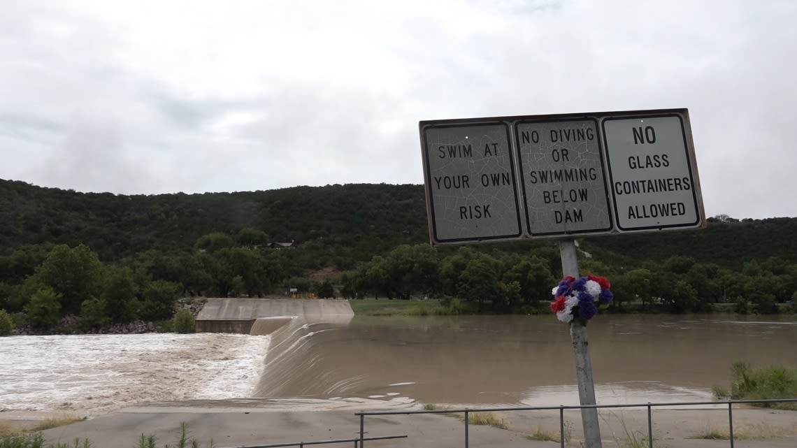 Heavy rains cause flooding in Junction