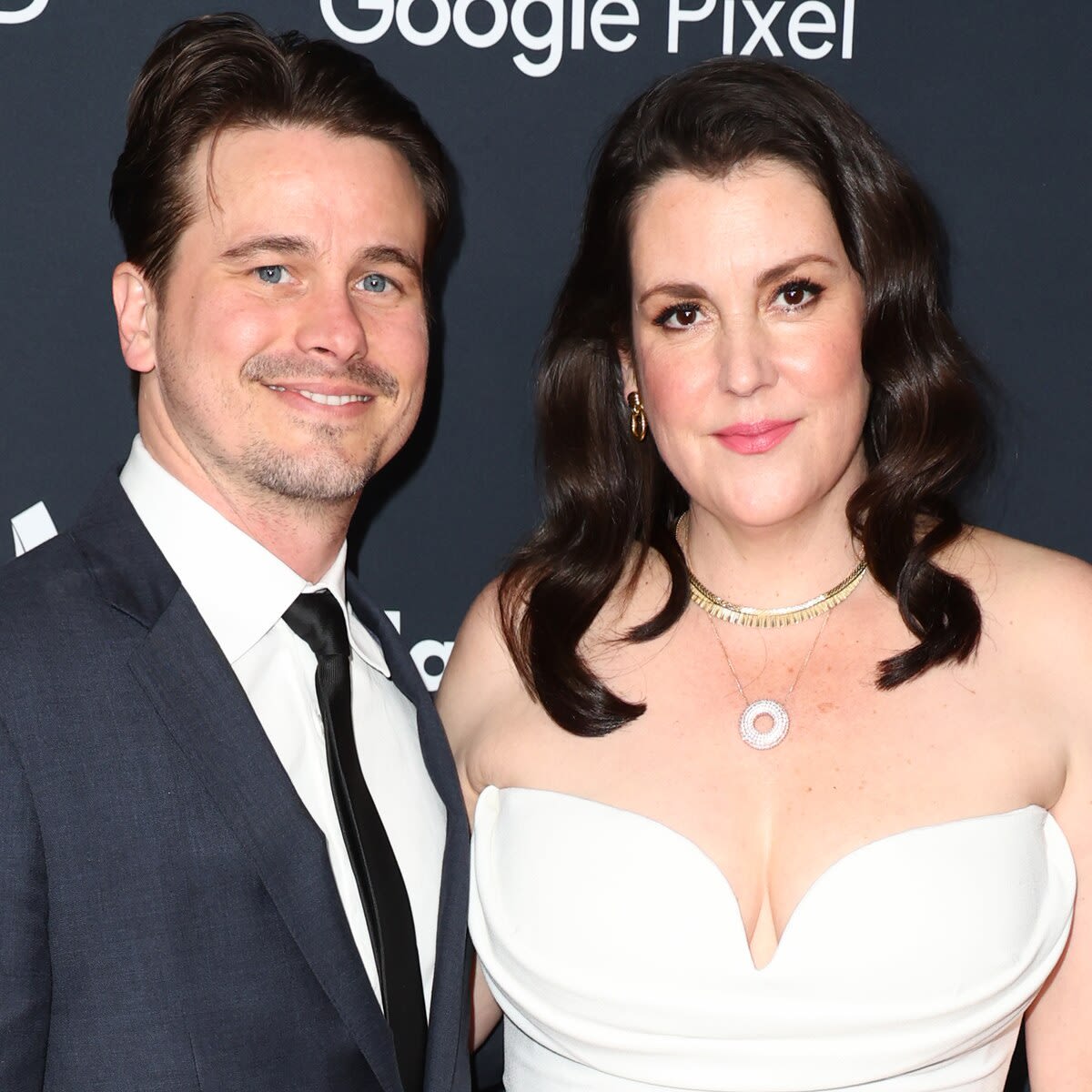 Why Melanie Lynskey Says Jason Ritter's Proposal Was "So Confusing"