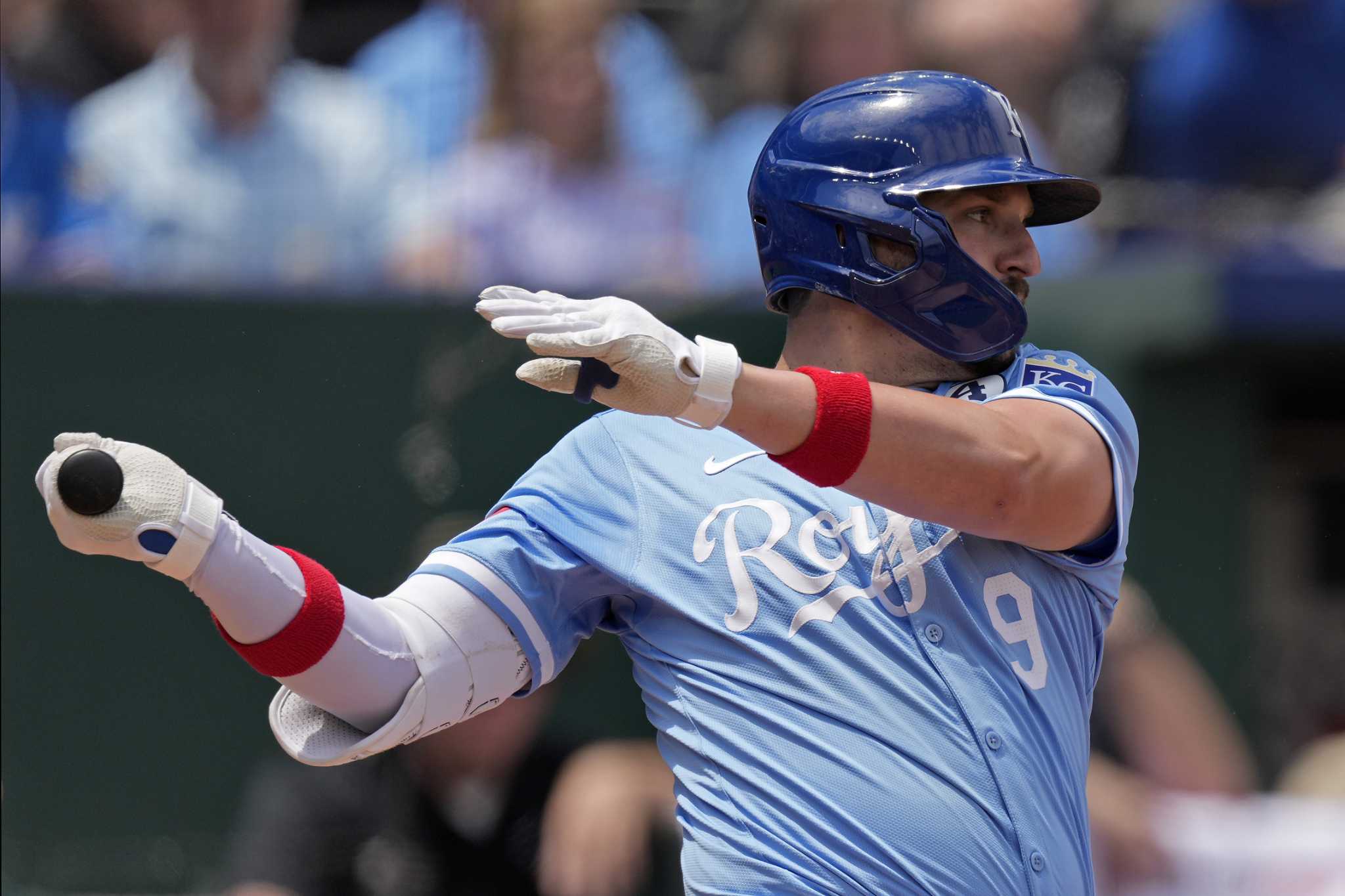 Nick Loftin lifts Royals over Padres in a 4-3 walk-off win