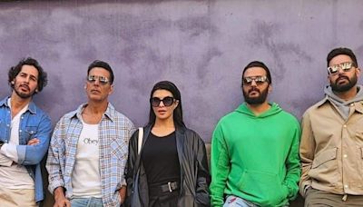 Akshay Kumar Shares A Stylish BTS Look From Housefull 5 Set With Jacqueline, Riteish, Dino, And Abhishek