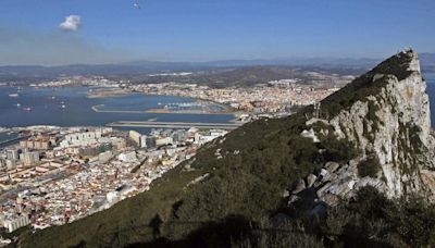 España y el Reino Unido se reúnen hoy en Bruselas para desencallar el pacto político sobre Gibraltar