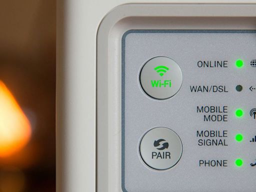 Presiona este botón del módem para potenciar tu internet