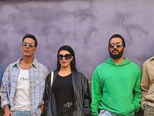 Akshay Kumar Shares A Stylish BTS Look From Housefull 5 Set With Jacqueline, Riteish, Dino, And Abhishek