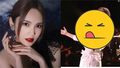 楊丞琳《歌手》慘被淘汰！「走音＋忘詞」中國網友嚇：用表情唱歌