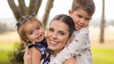 Esposa de Mano Walter, Débora Silva revela como equilibra carreira e maternidade