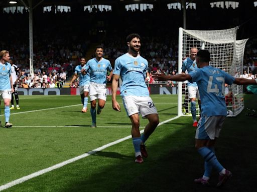 Manchester City golea 4-0 en Fulham y aumenta la presión sobre el Arsenal