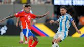 Argentina advances to Copa America quarterfinals, beats Chile 1-0 on Martínez 88th-minute goal