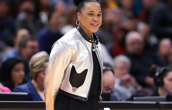 South Carolina women's basketball coach Dawn Staley offers words of wisdom to St. Kate's athletes