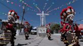 Celebran a la Santa Cruz con danzas y reliquia en el sector poniente de Torreón