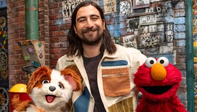 Noah Kahan Helps ‘Sesame Street’ Celebrate the ‘Season of the Sticks’: Watch